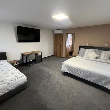 Hotel Algar Opava Bagian luar foto