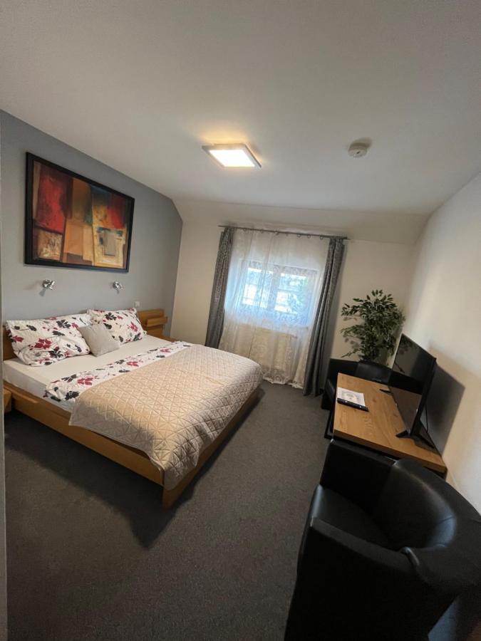 Hotel Algar Opava Bagian luar foto