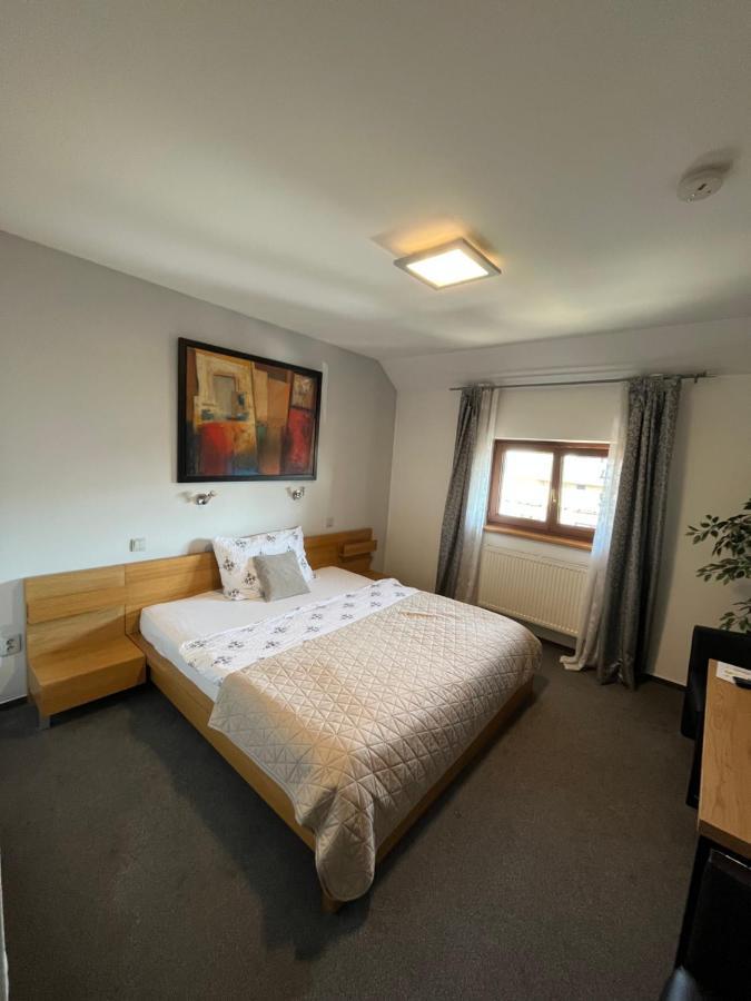 Hotel Algar Opava Bagian luar foto