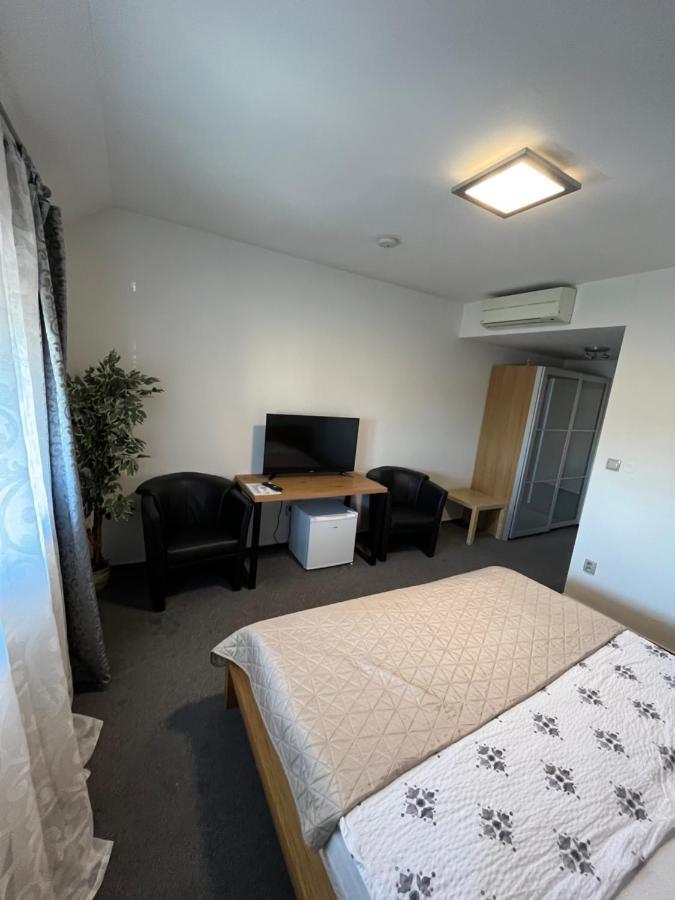 Hotel Algar Opava Bagian luar foto