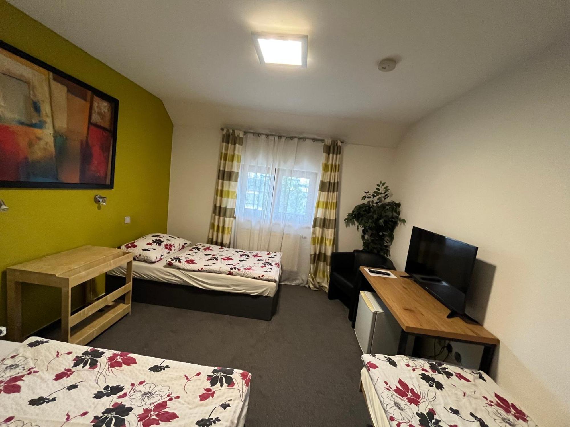 Hotel Algar Opava Bagian luar foto