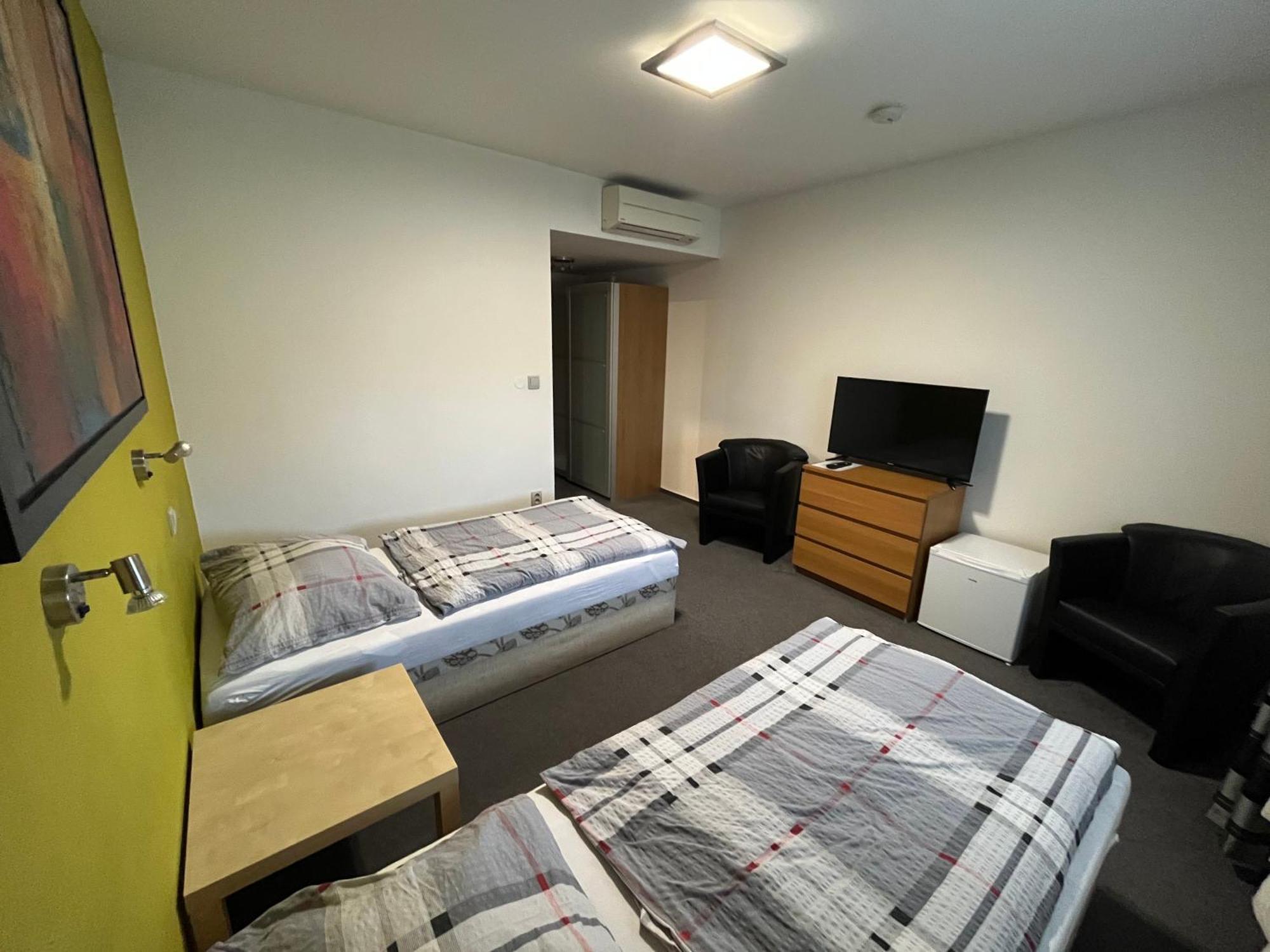 Hotel Algar Opava Bagian luar foto