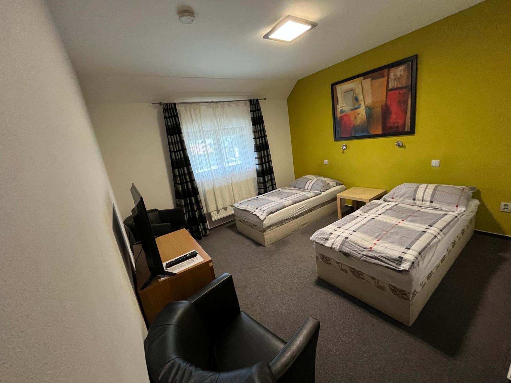 Hotel Algar Opava Bagian luar foto