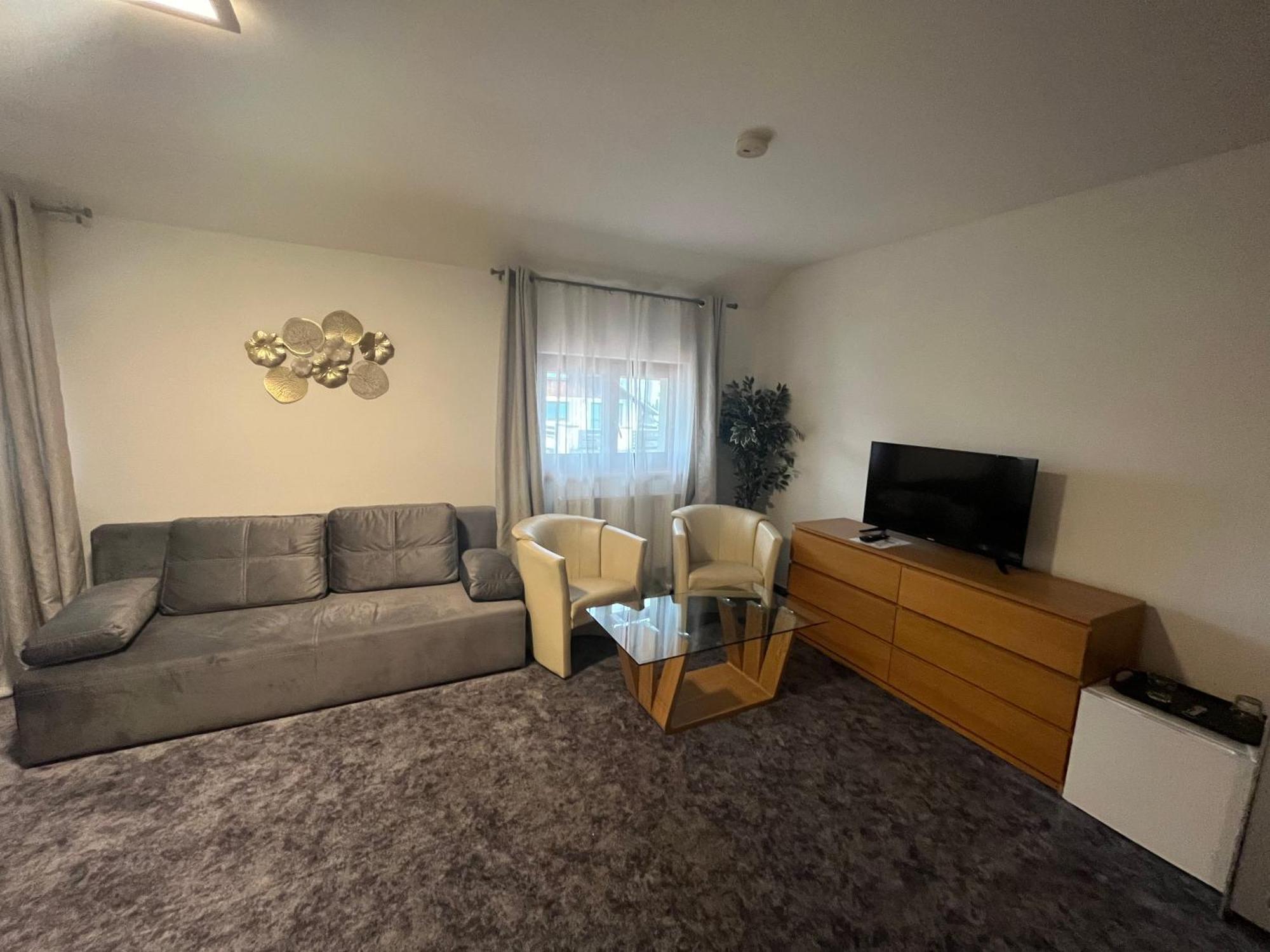 Hotel Algar Opava Bagian luar foto