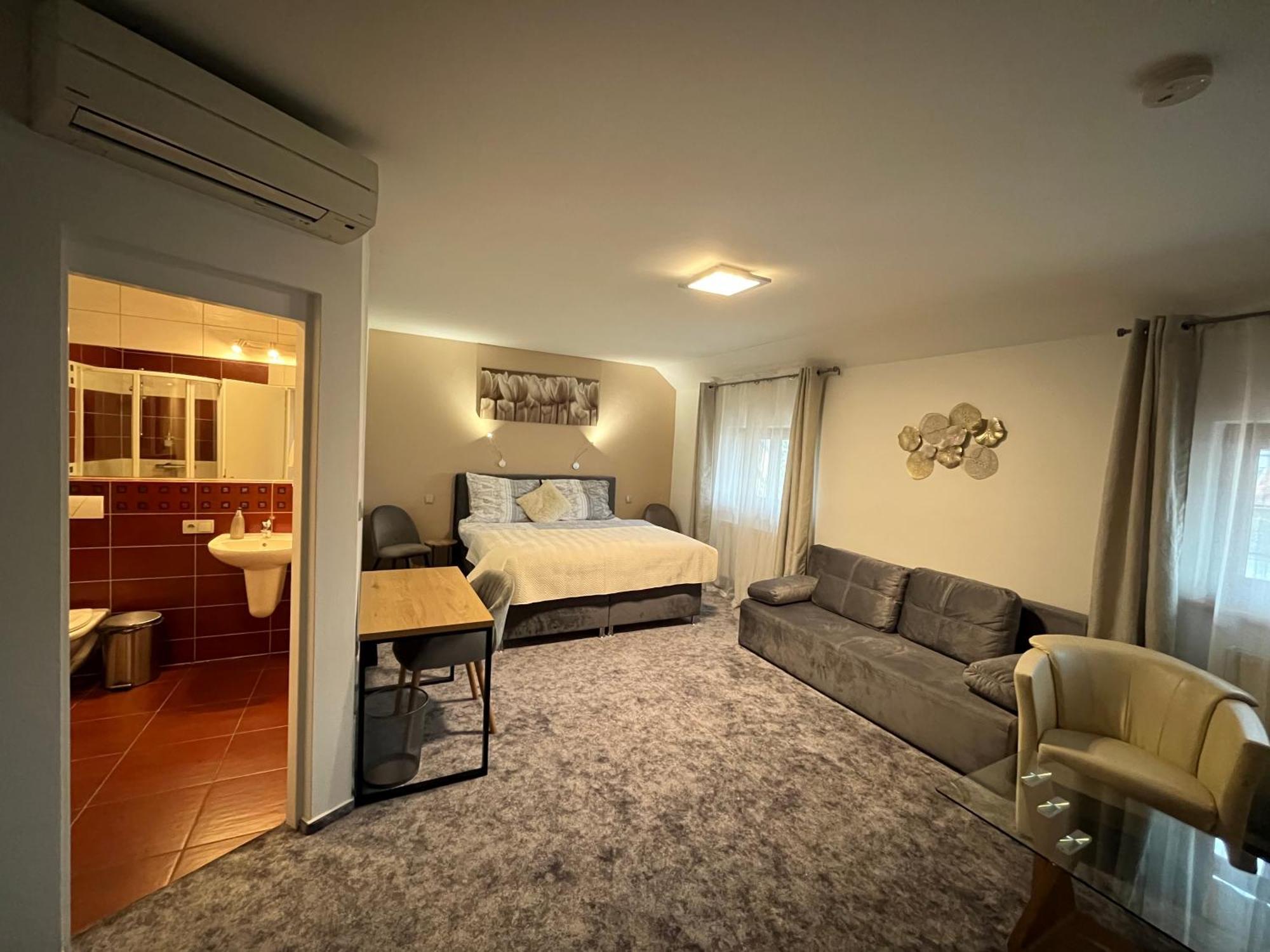 Hotel Algar Opava Bagian luar foto