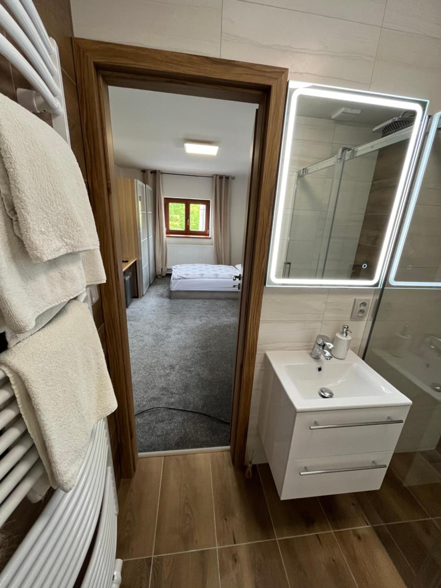 Hotel Algar Opava Bagian luar foto