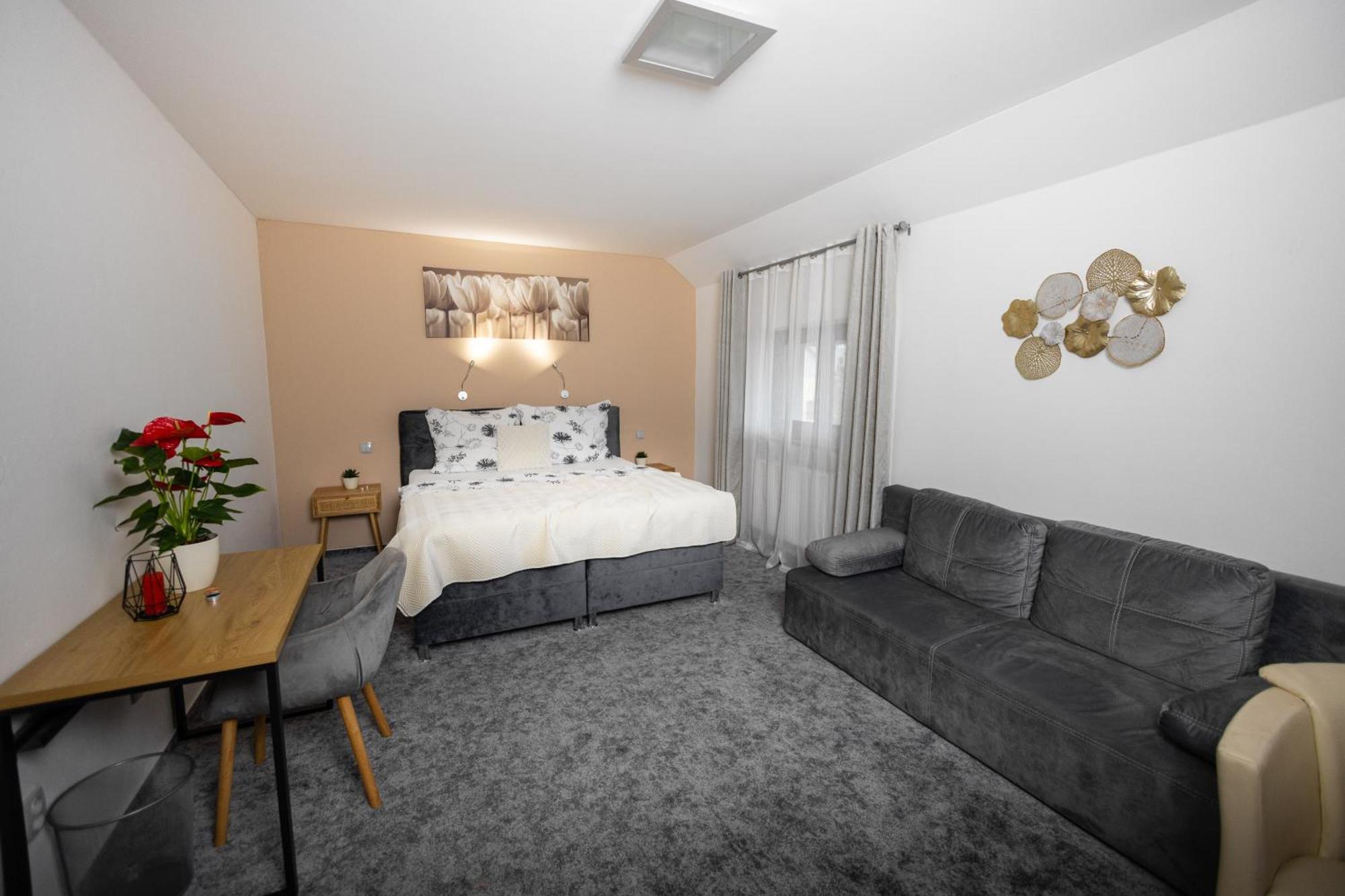 Hotel Algar Opava Bagian luar foto