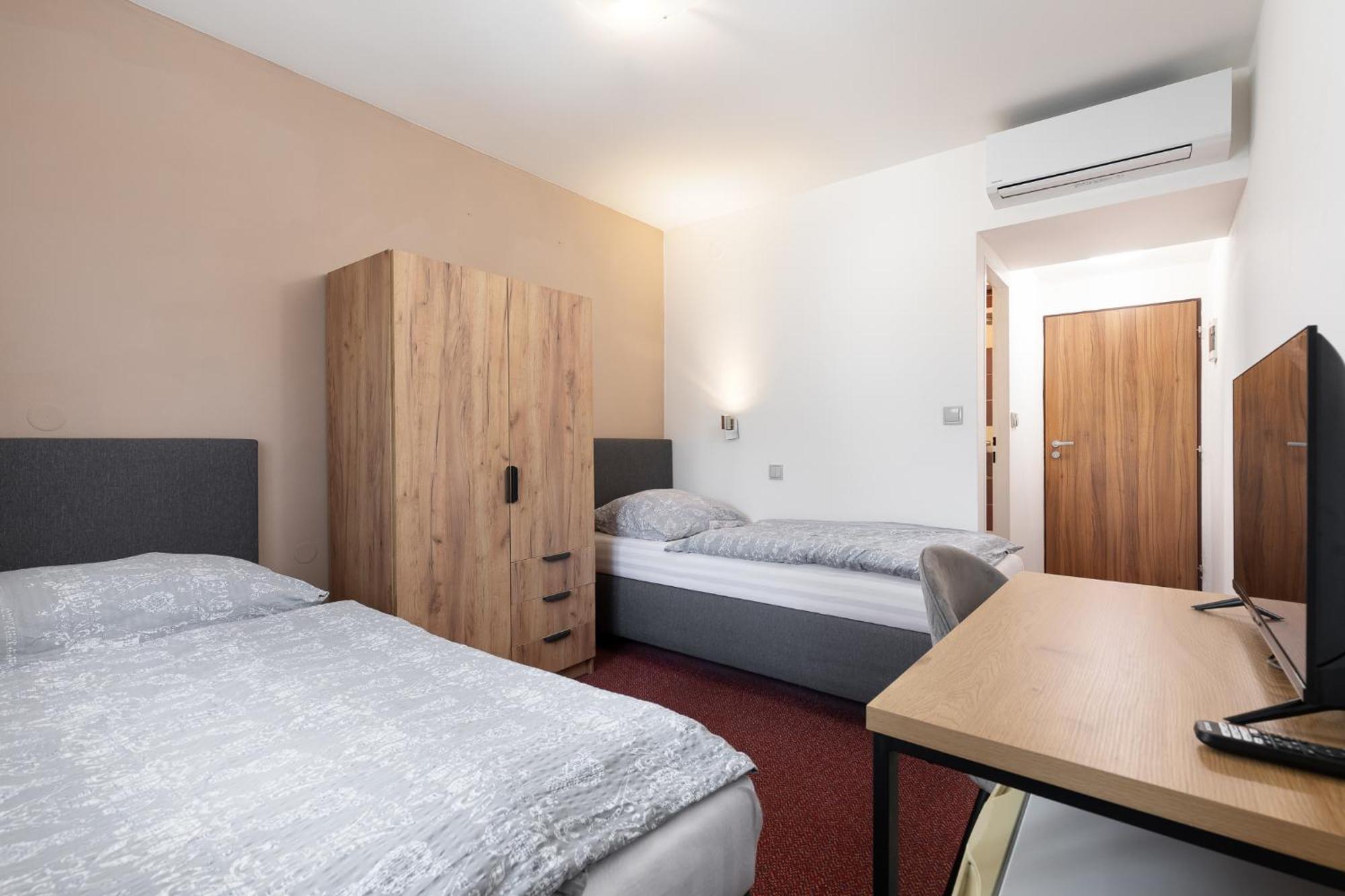 Hotel Algar Opava Bagian luar foto