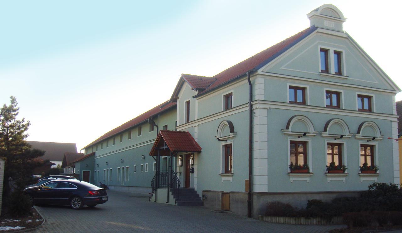 Hotel Algar Opava Bagian luar foto