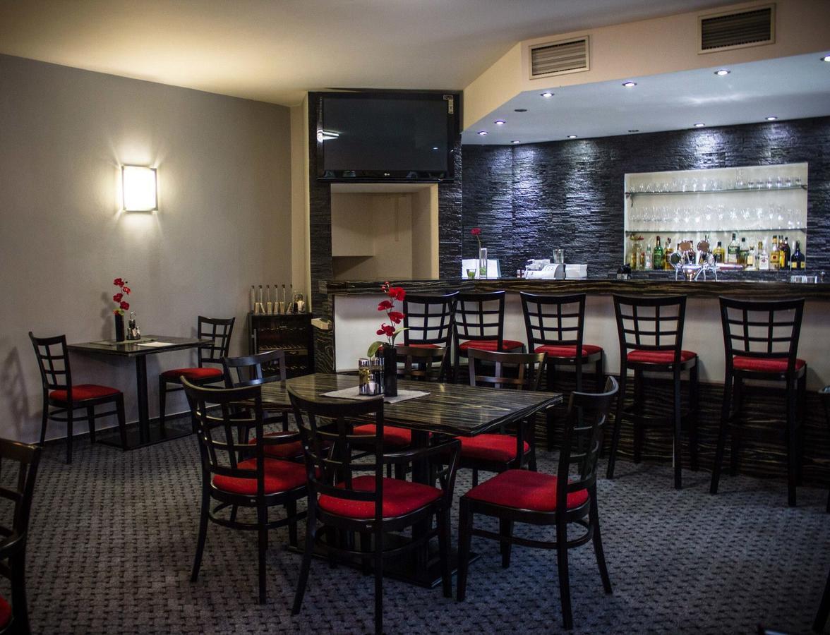 Hotel Algar Opava Bagian luar foto
