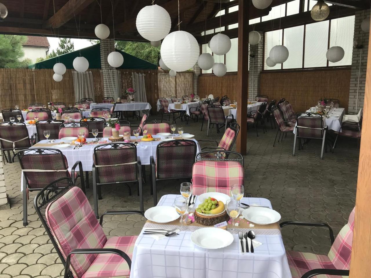Hotel Algar Opava Bagian luar foto